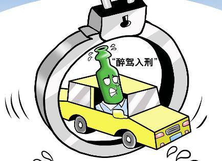 酒驾闯祸！美国加州一轿车失控撞向学生，8 人受伤送医，司机涉嫌酒驾被捕。

12