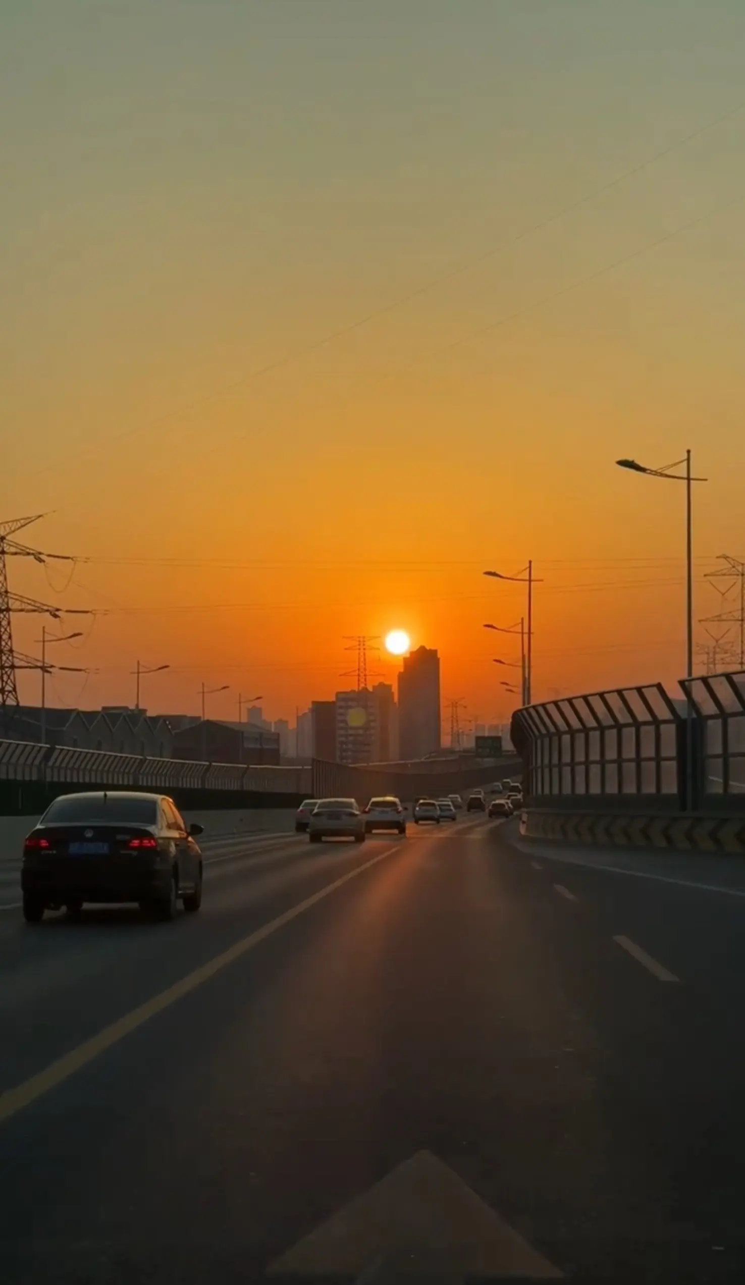 “后来才发现，没有刻意的见面，                就真的不会再见”