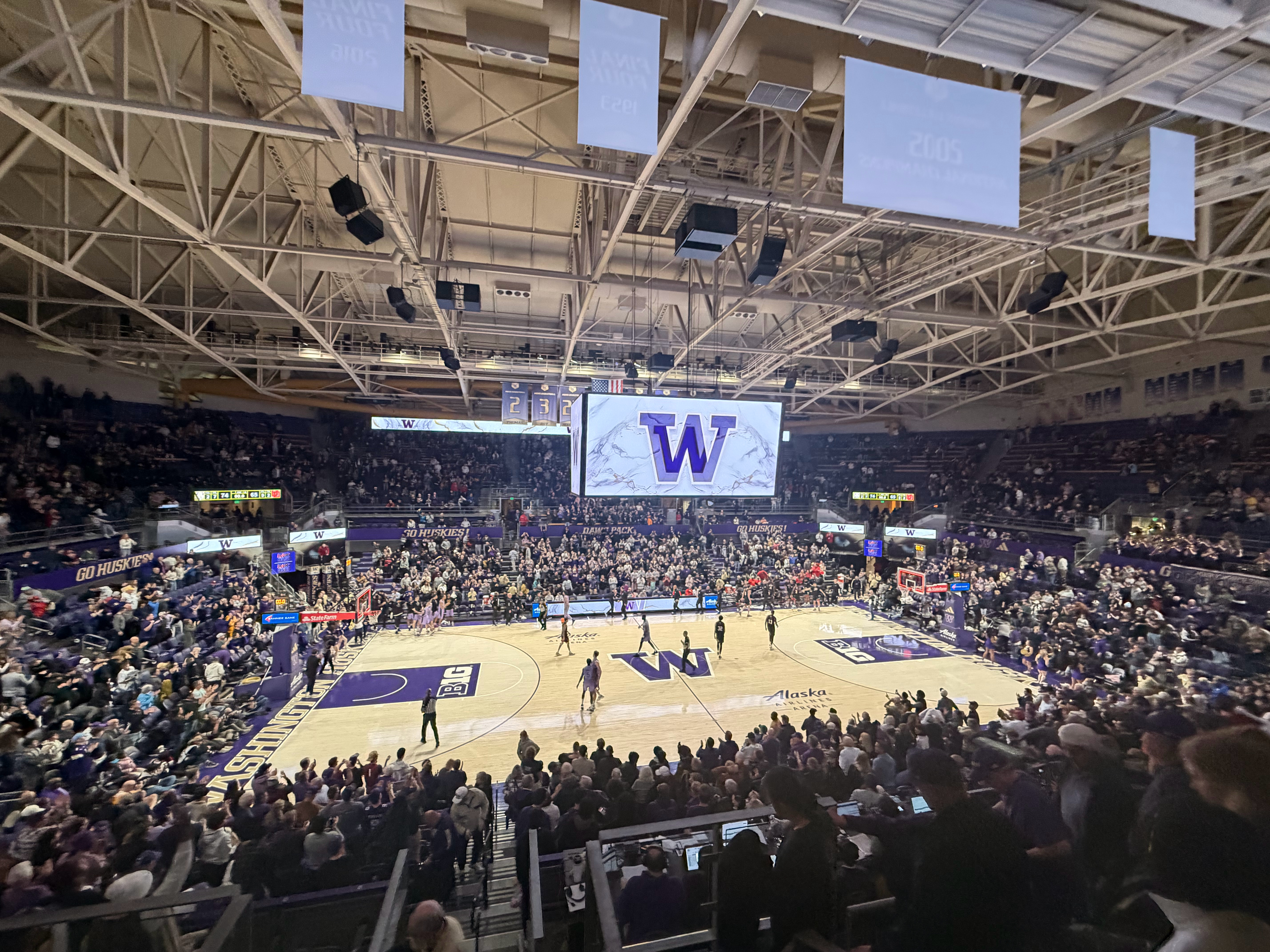 NCAA 终于可以不带偏向的看一场比赛了！该说不说真的轻松… 美国·Univer