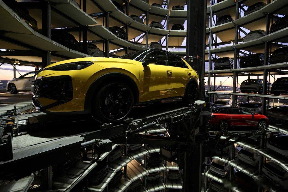 大众股价上涨4.6%当地时间1月22日，截止格林威治标准时间 10:58，大众集