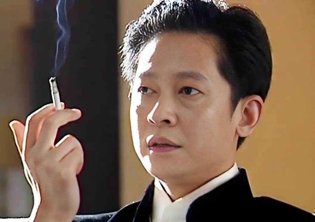 王志文说：“相处久了你会发现，跟老实人一起，除了表面老实愚钝、情商低，更让人痛苦