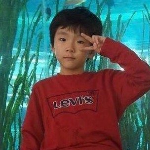 这俩人完全镜像反转啊 
