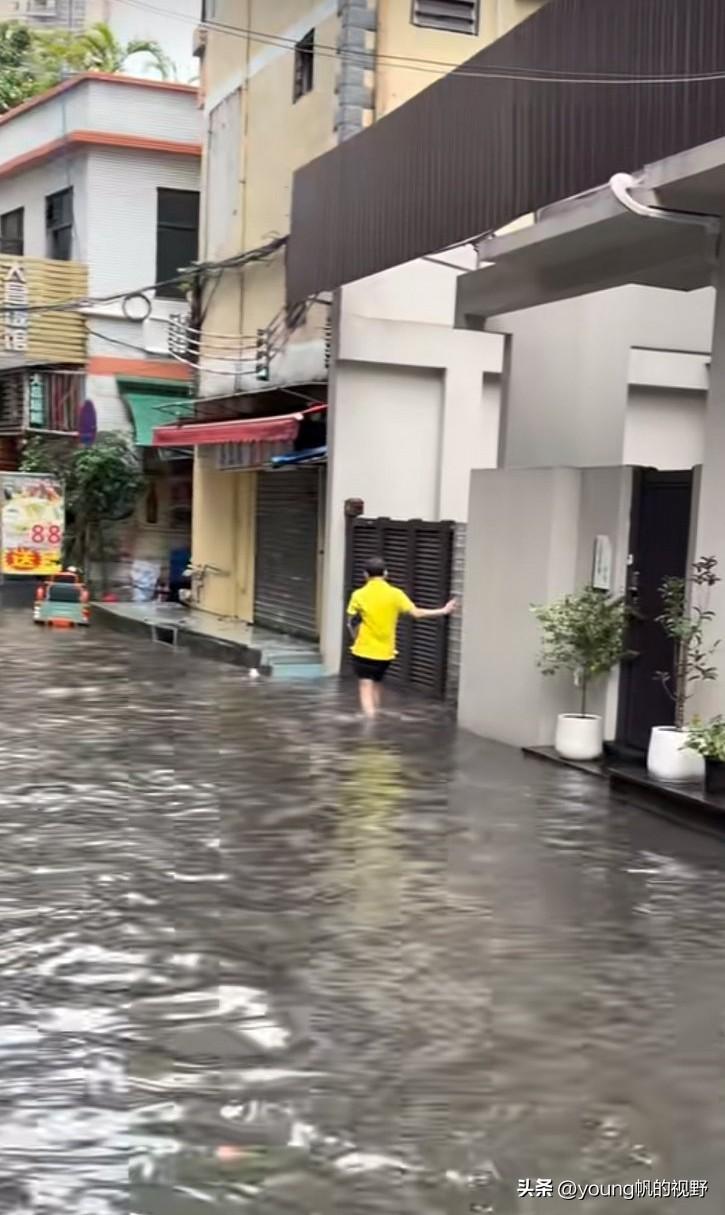 广州一些城中村的下水道排水还是不给力呀。今天广州城区部分区域迎来了强对流天气，不