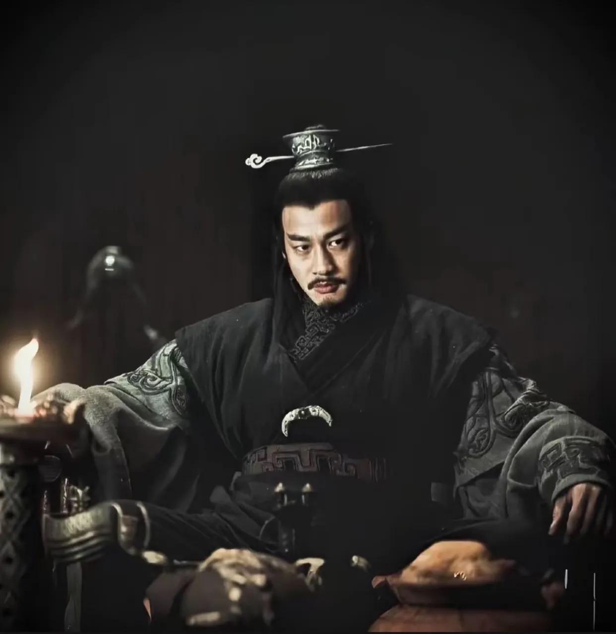 谁能想到，何润东这波翻红来得这么突然！
14年前演的项羽，居然硬生生把51岁的他