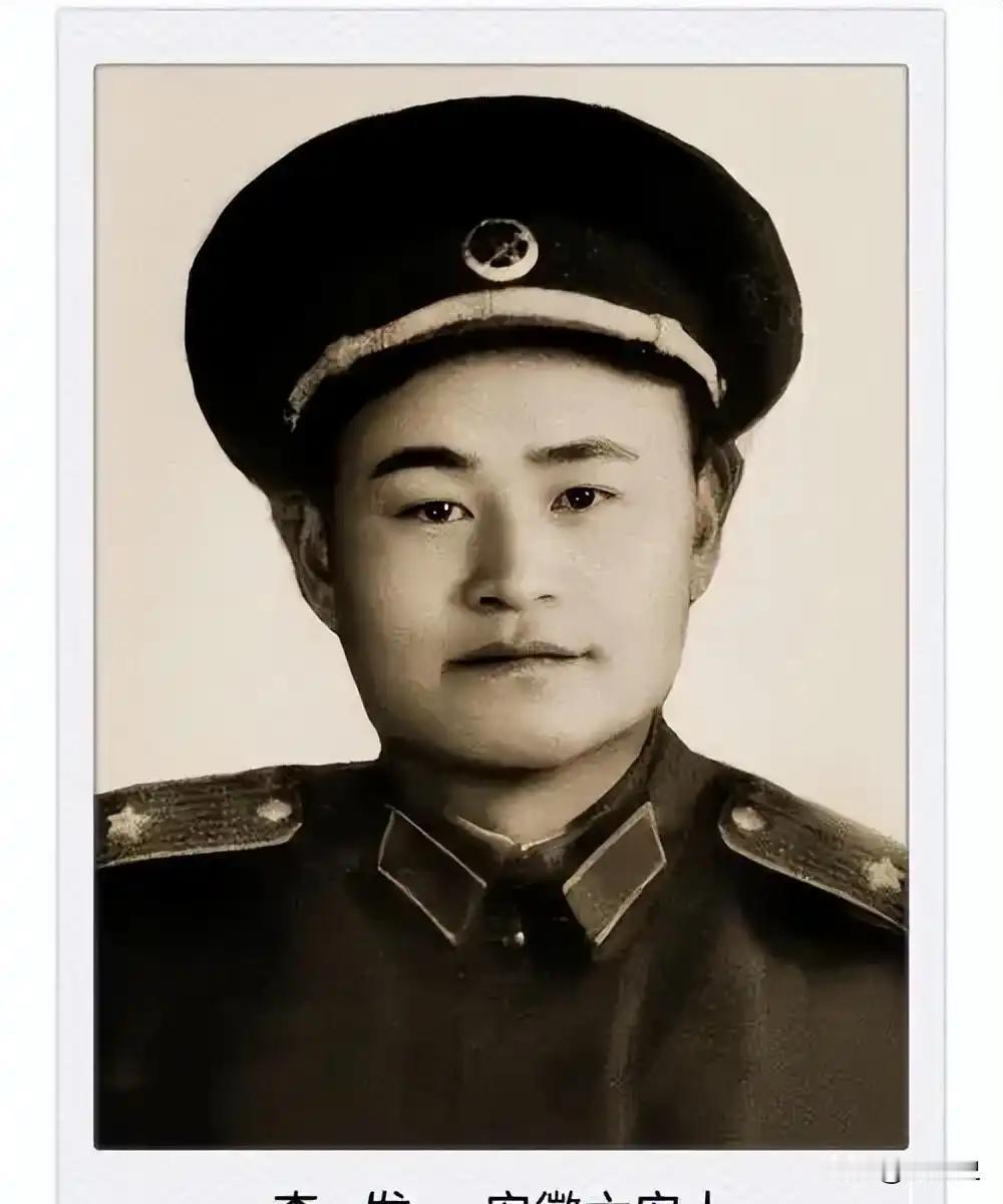 1957年，一位警卫员掏出手枪，对准正在开会的李发少将连续开了三枪，倒在血泊中李