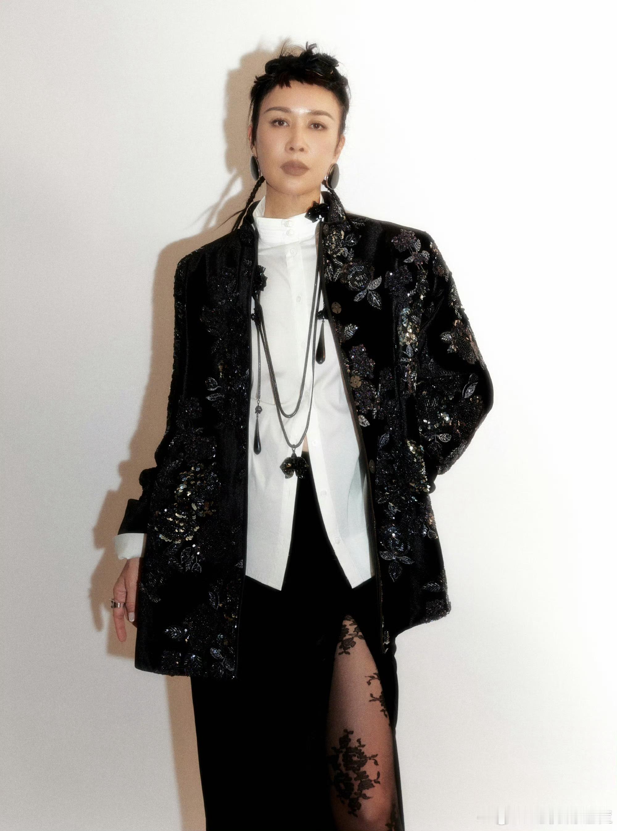 谁给那英做的发型谁给那英做的造型啊 