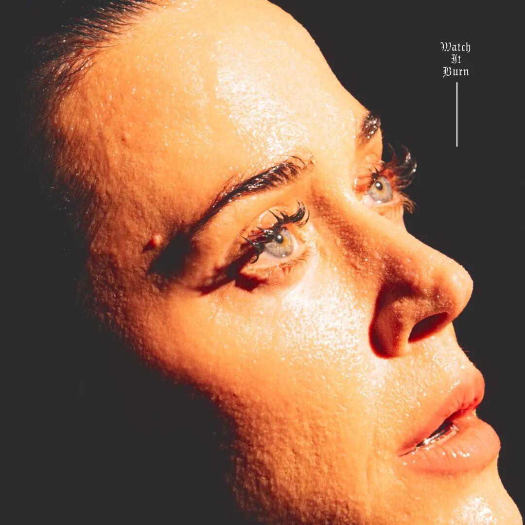 水果姐 Katy Perry 正式宣布，新单曲《Watch It Burn》将于