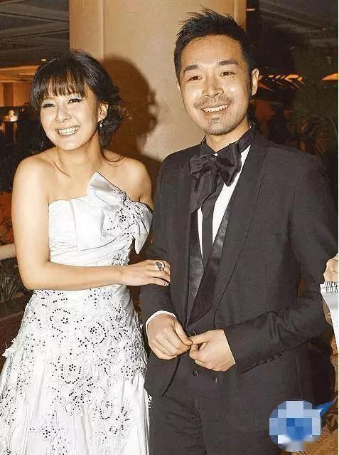 戴梦梦，曾经因当街脱裙事件闹得沸沸扬扬。2015年，她和已婚的朱翰博恋爱，恋情曝