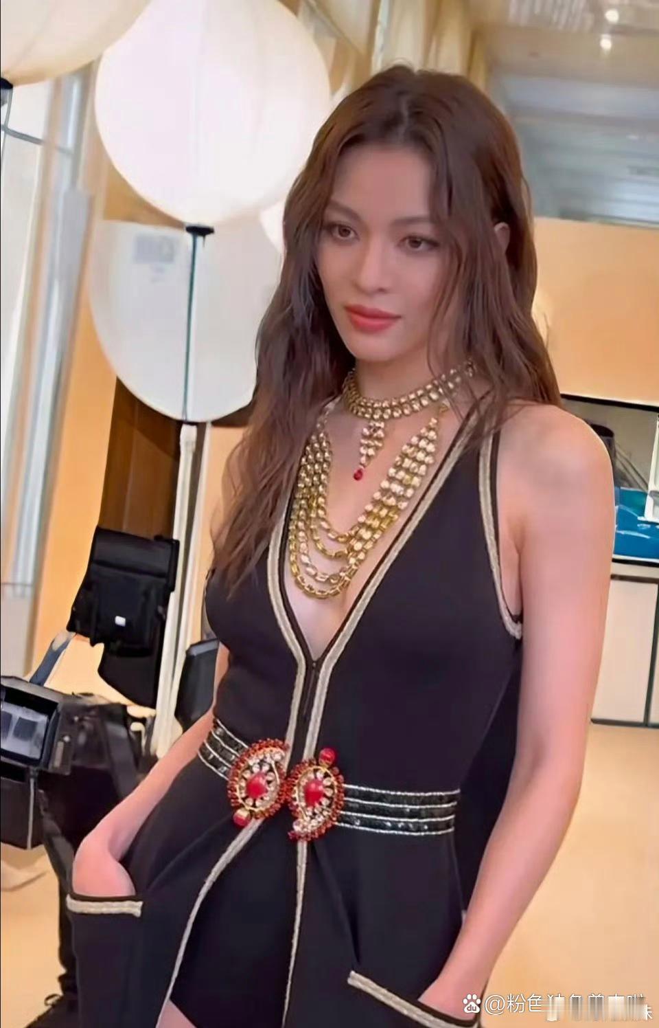 钟楚曦 这身材也太迷人了叭 