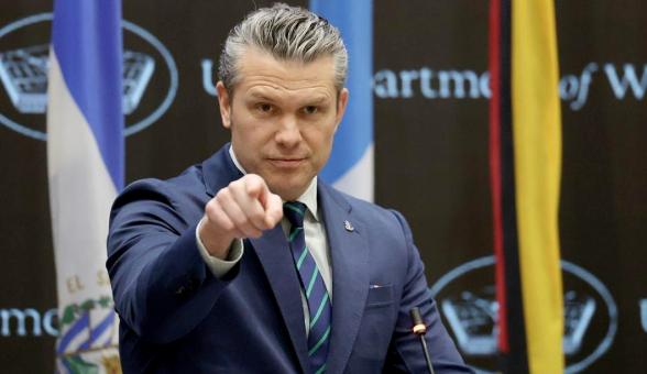 美军这回真是出了大新闻，据美国匿名官员爆料，国防部长赫格塞思直接绕开所有规矩，把