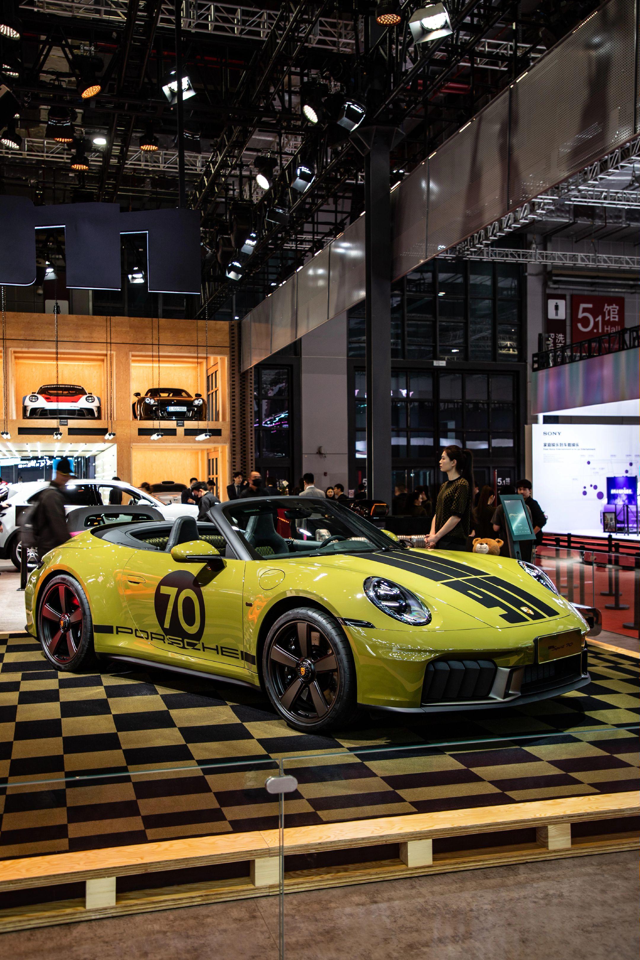 全球限量1500台的911。保时捷911 spirit 70 这台选的...