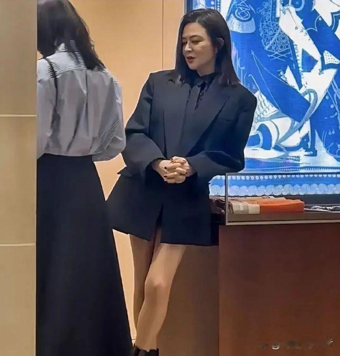 天呐！这可是曾经的昔日女神啊！看图片大家知道她是谁吗 ​​​