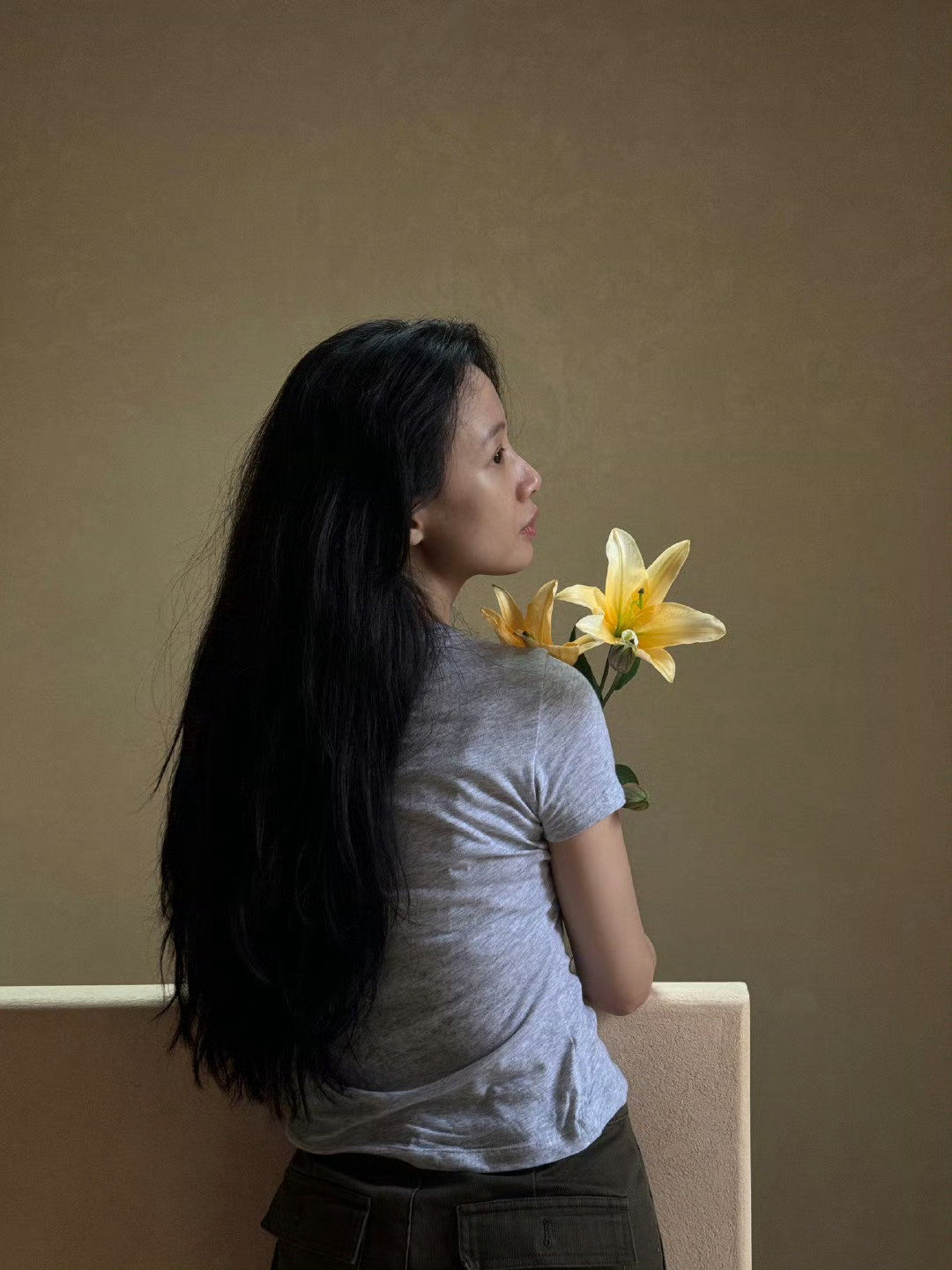演员李梦搬家到杭州租别墅生活，李梦姐还学着种菜，生活太美啦～ ​​​