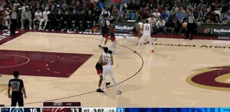 泰森三分！！打进！！ 