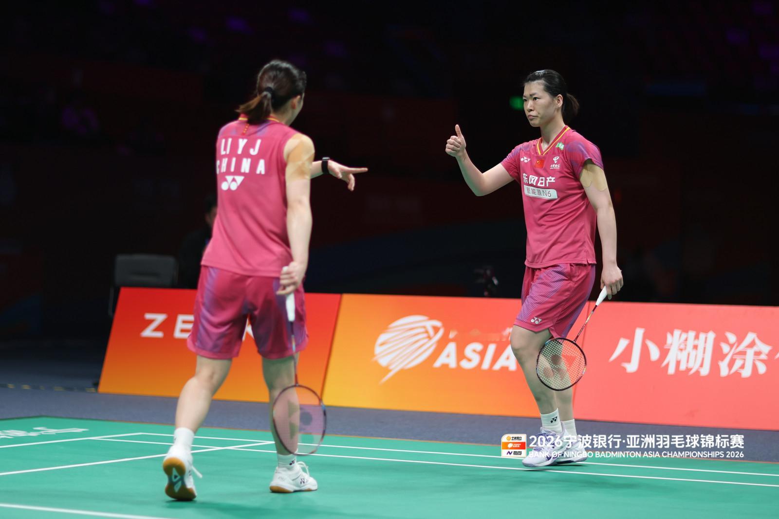 李罗组合首进亚锦赛决赛 李怡婧/罗徐敏🇨🇳 21-17、21-17 🇯🇵