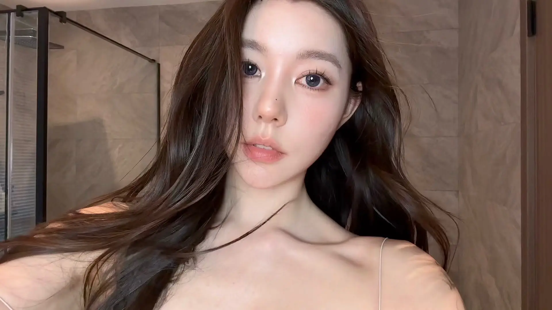 新的蓝色眼珠珠真好看。