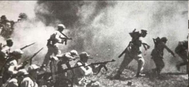 [浮云]1945年西峡口，机枪手杜相云发现日军在数他的子弹，每打到第18发敌人就