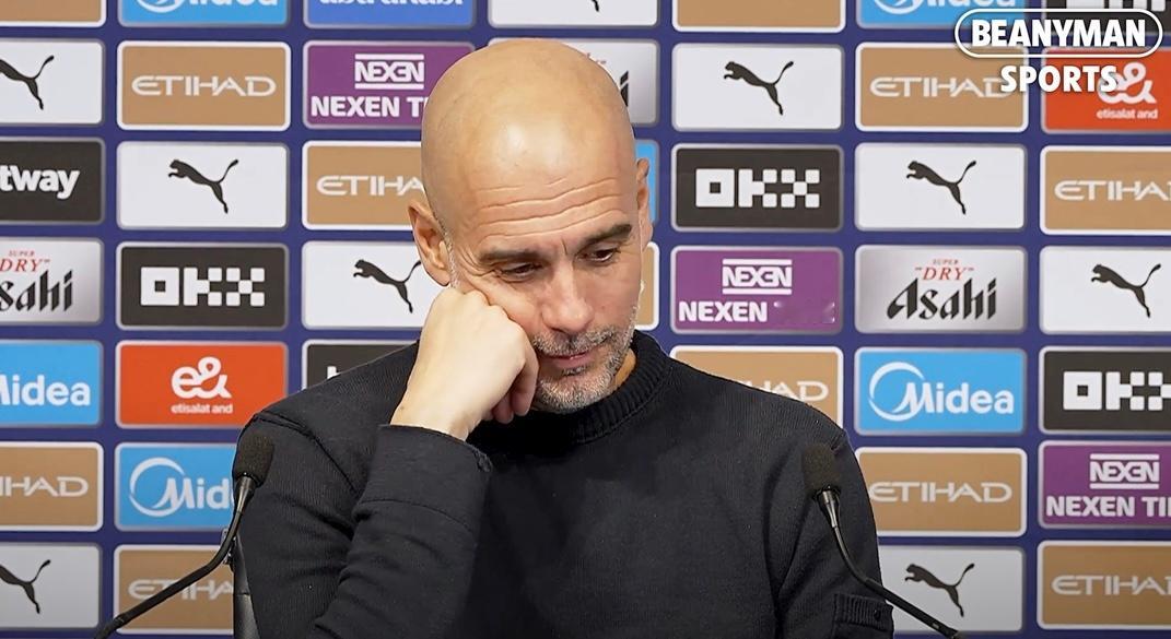 就宠他，这个托腮动作好美