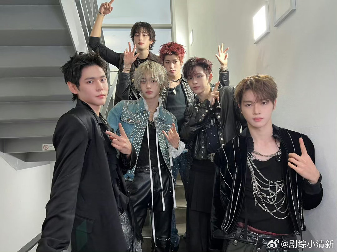 RIIZE要有BBB3.0了吗 国际娱乐盛典的线索放出来，全网都在猜。BBB这个