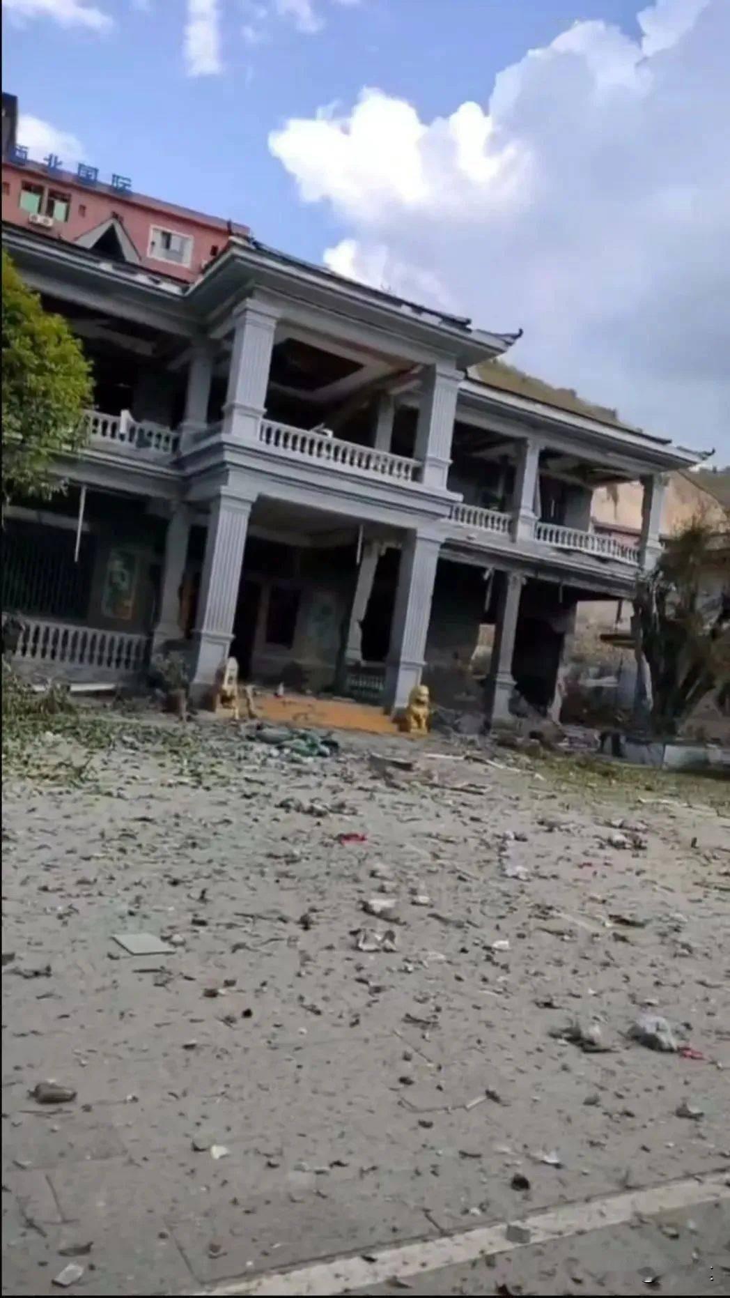 网上看到有个缅北小哥，
专门拍废弃的电诈园区，

比如明珍珍的楼。

四大家族被