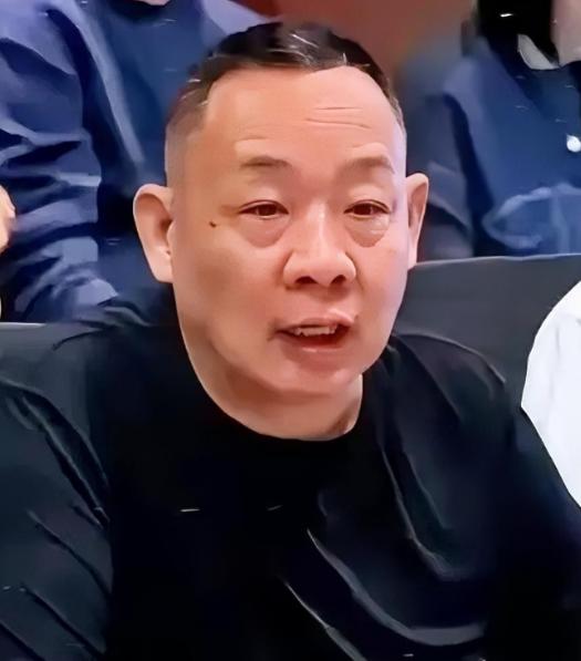 宣布涨租那天，于东来没还价。房东以为他至少会拖、会求情。但什么都没有。胖东来的通