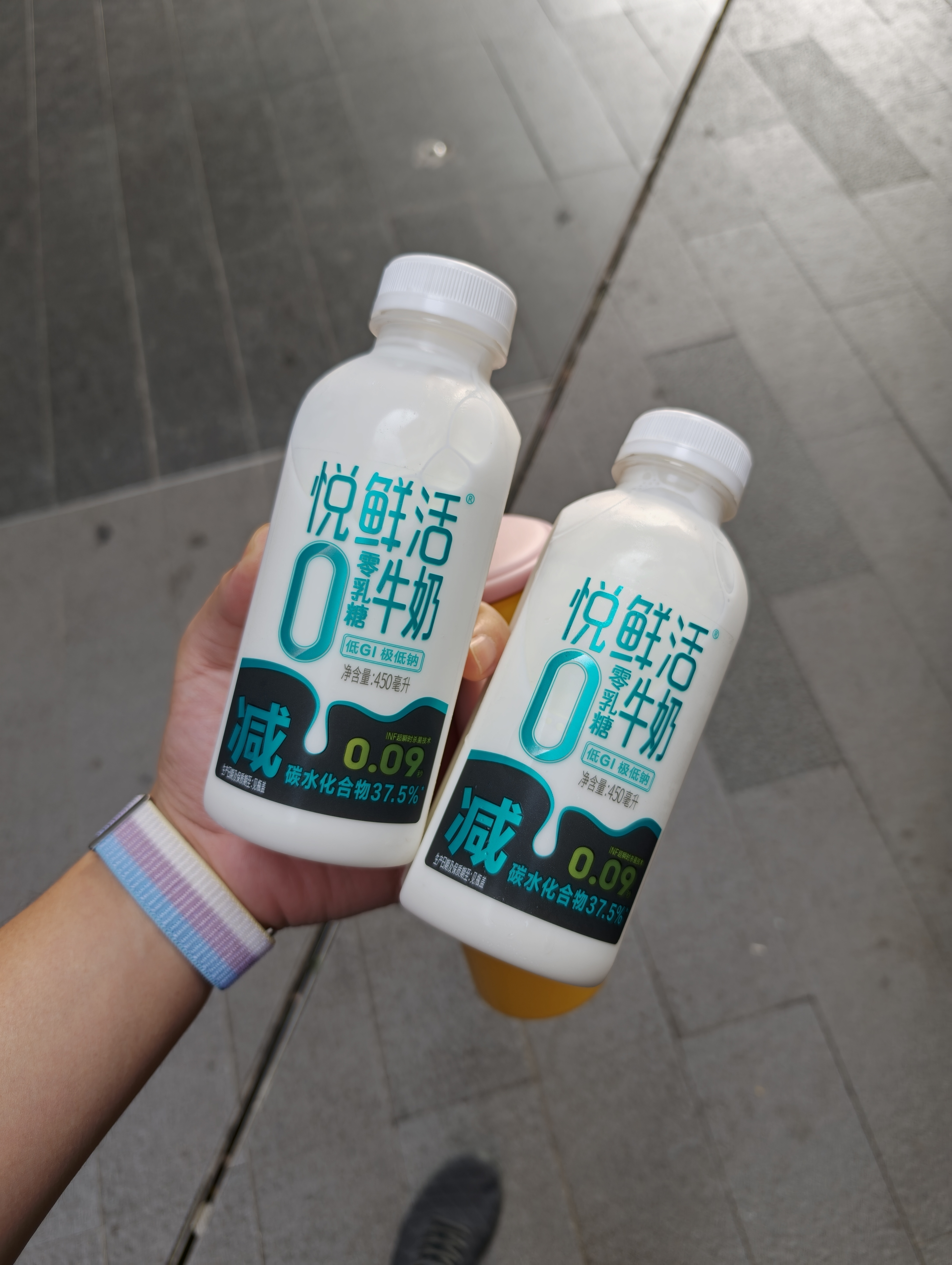 之前这个牌子的奶用高温杀菌也能符合巴氏标准，也是挺牛的[老师好] ​​​