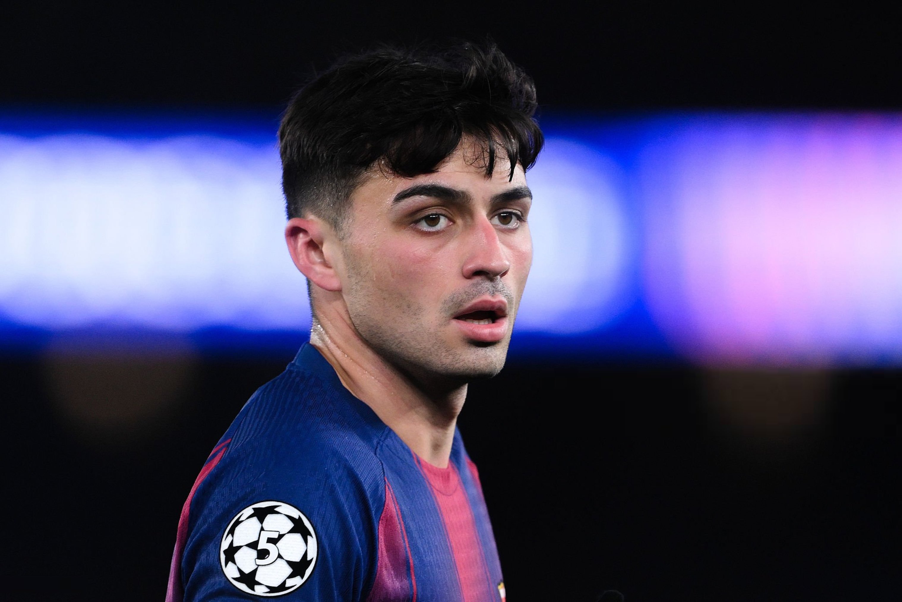 问：你最期待与哪些球员交手？ 佩德里认为目前世界上最好的球员是谁❓ 佩德里：姆巴