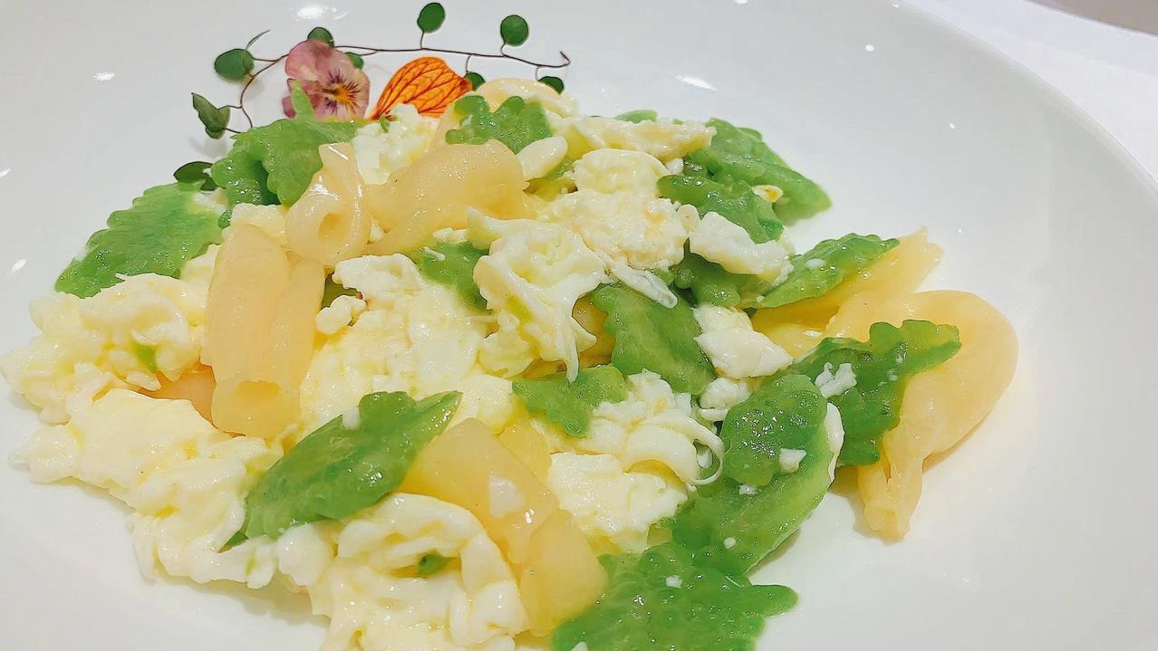 适合春天吃的10道小炒菜



1鸡蛋炒春韭菜
2芹菜心炒豆干
3肉丝炒笨豆芽