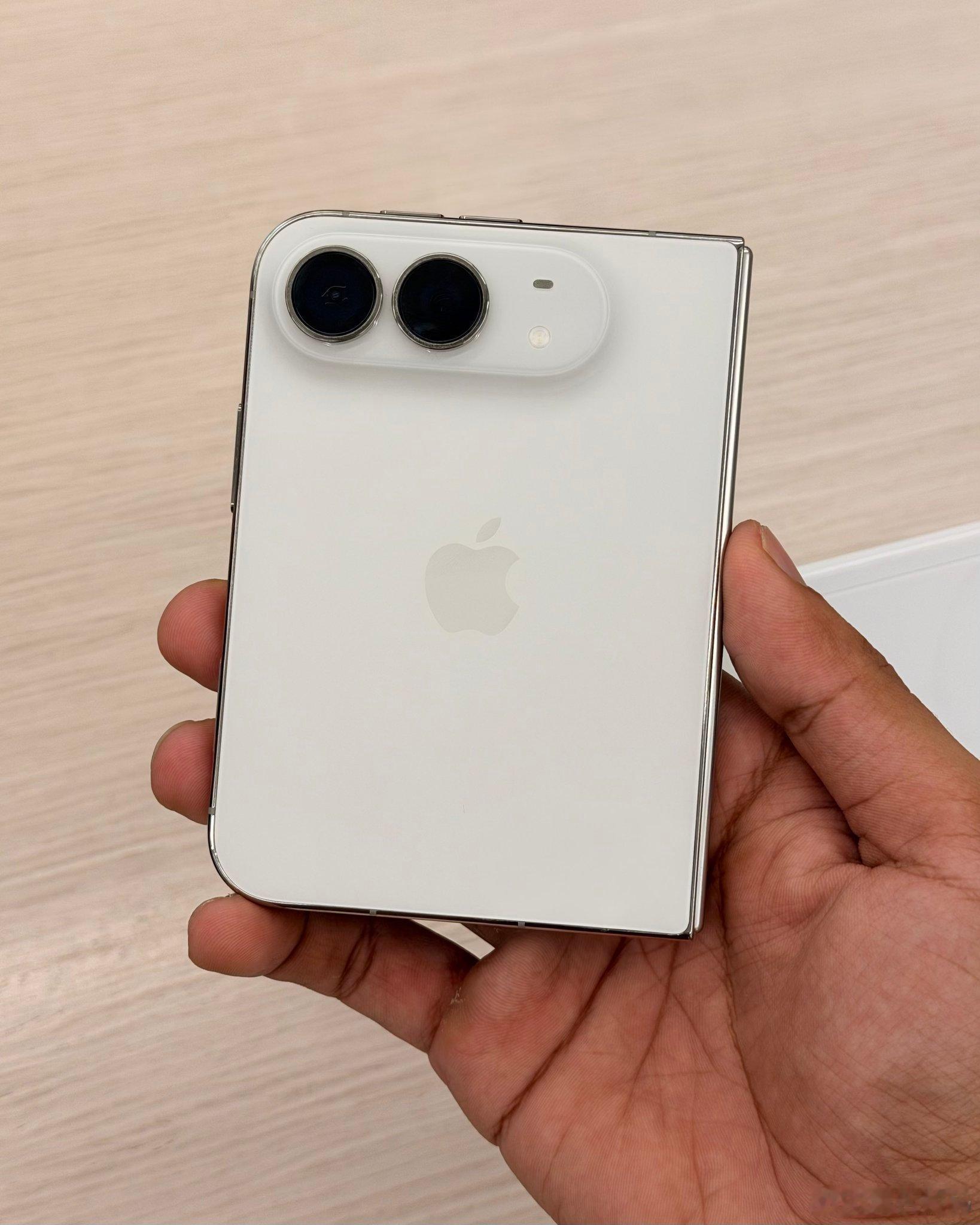 iPhoneDuo国内首销销量曝光国内首销20W？有钱人还是多啊，原来黄牛哭穷是