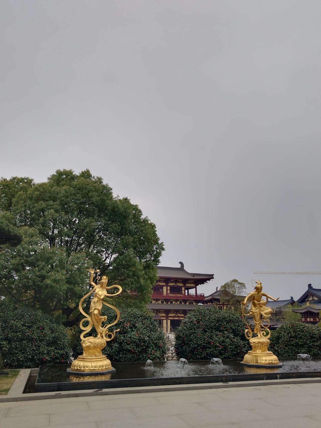 筑牢民族地区稳定基石：从规范引导走向现代化治理（借助Ai生成的建议稿）
宗教整顿