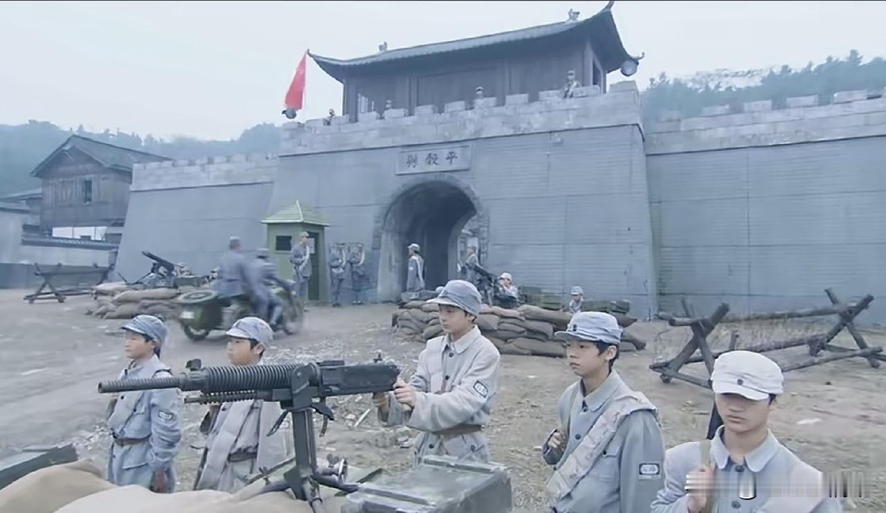 抗日神剧真的是毫无底线了，一个八路军的连部，这气派的比战区司令部还要豪华。
这明