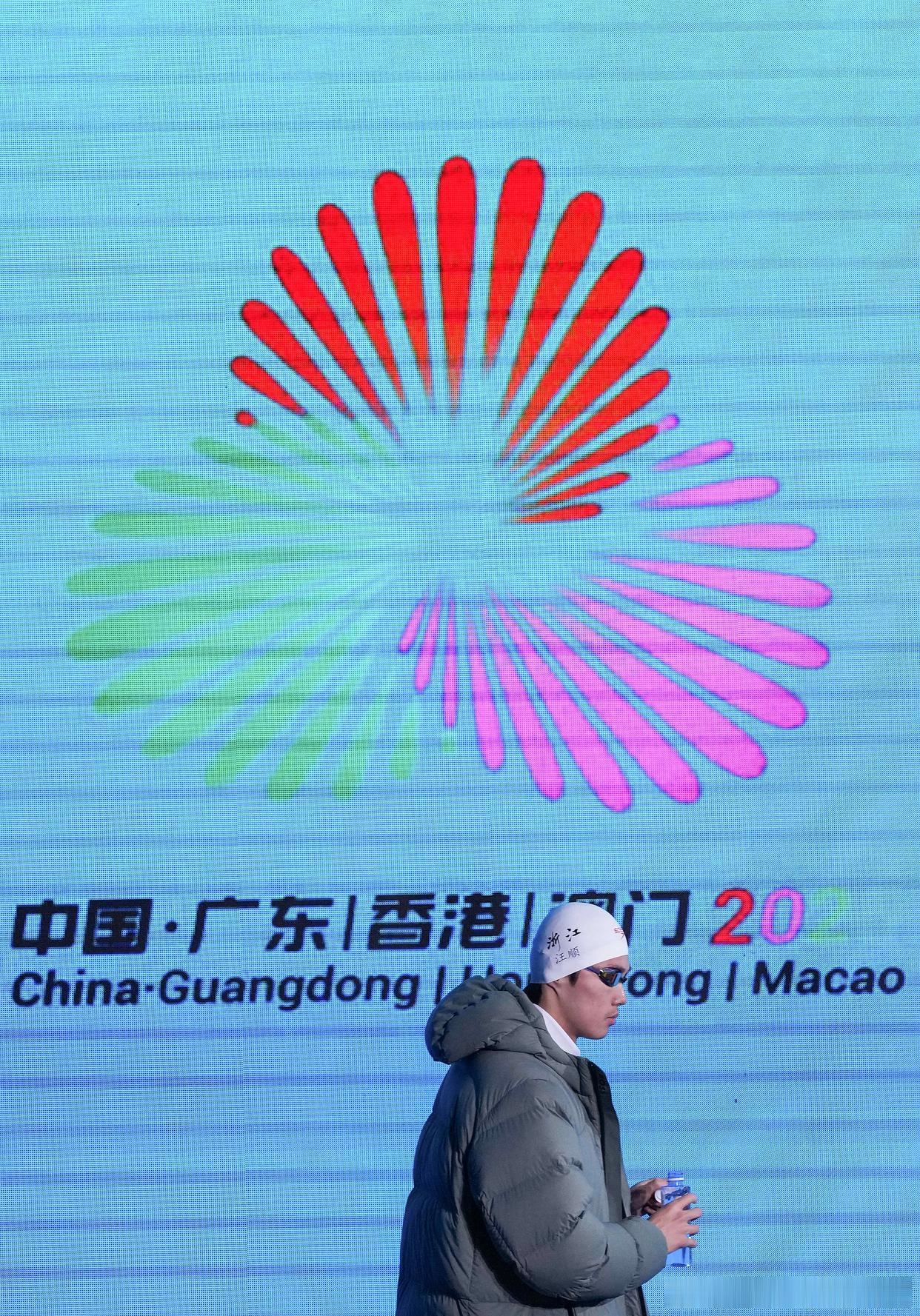 奋斗的路上，没有容易二字，但每一步都算数，每滴汗都闪光。早安，2025最后20天