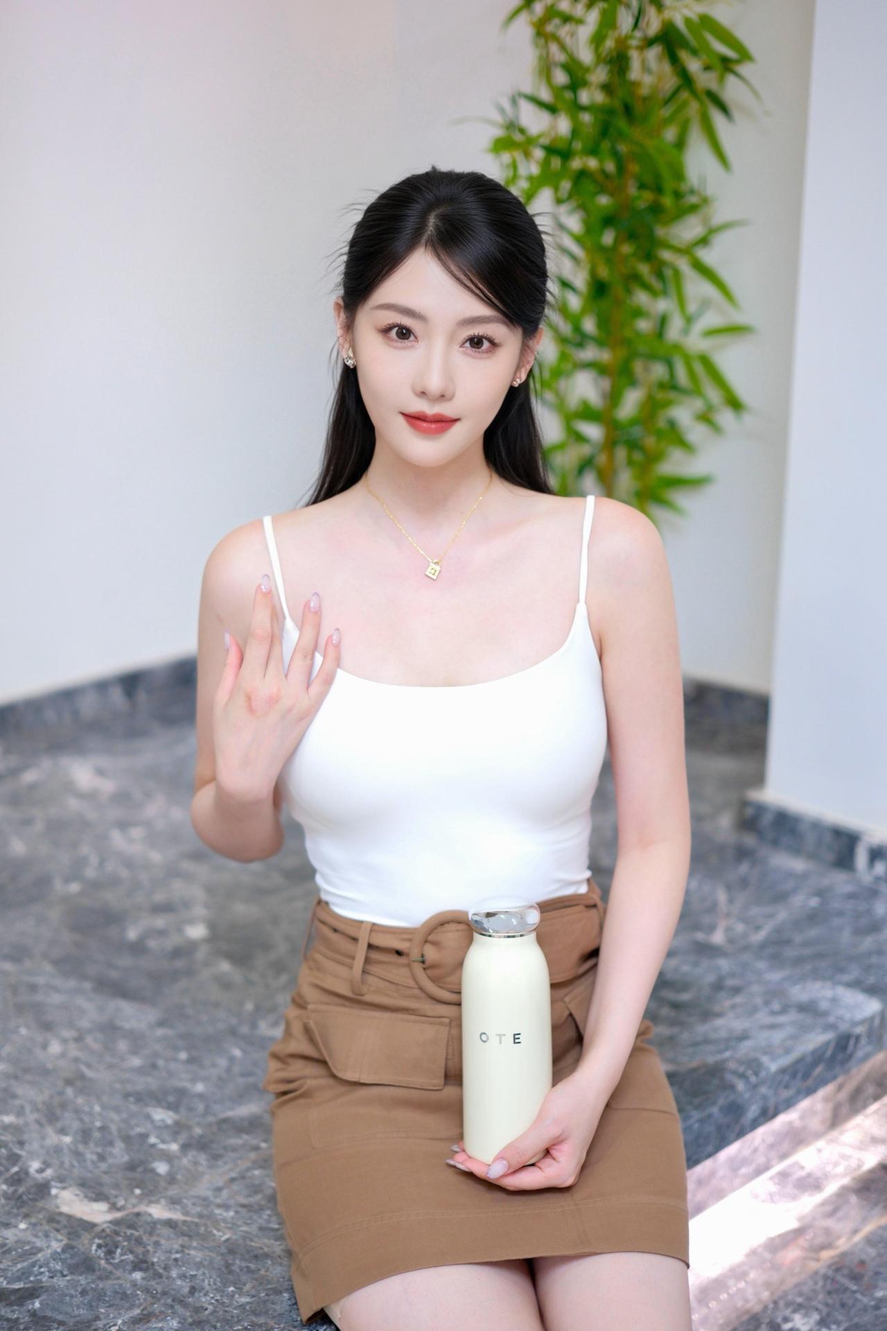 男人喜欢一个女人是看长相还是身材