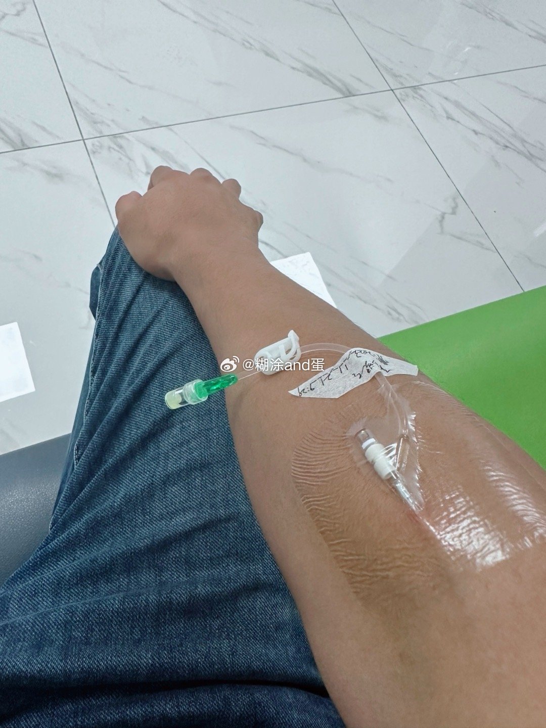 那么粗的玩意就硬生生插进了我的身体，而且对方很粗暴，好深好疼[苦涩][苦涩][苦