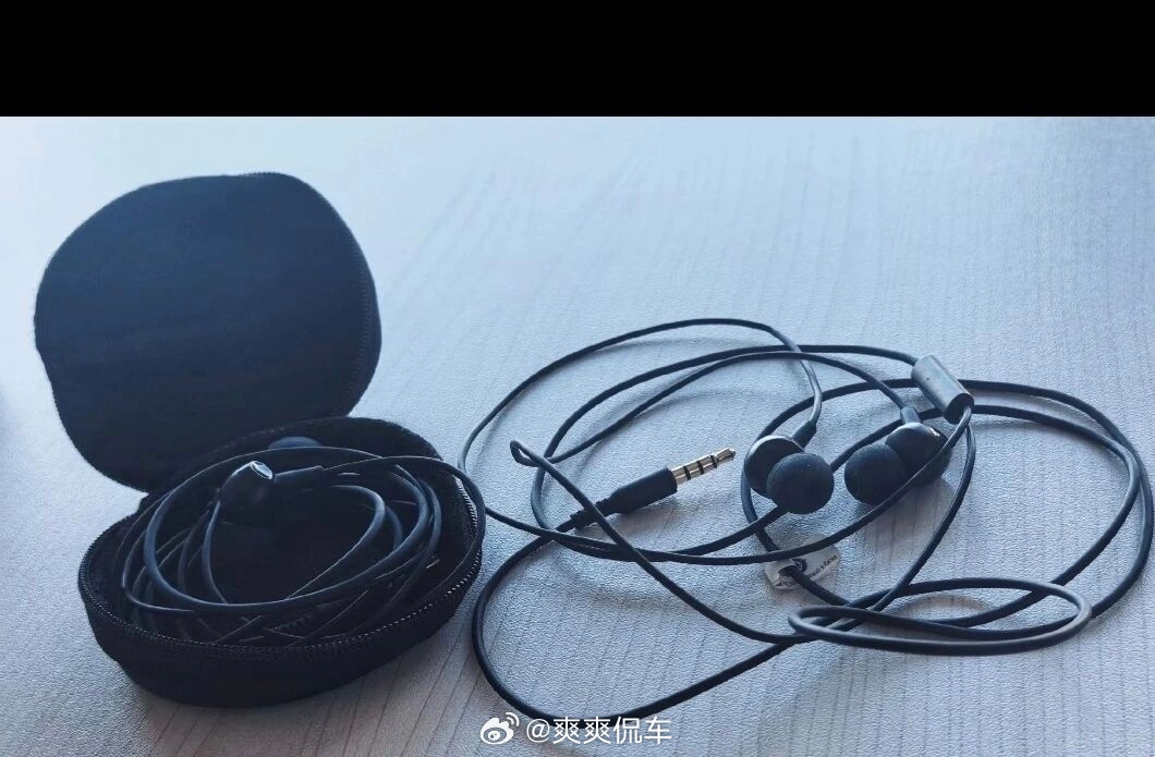 有线耳机爆火原因同等价位有线耳机综合性能比无线耳机要强的多，不服来辩而且不用充电