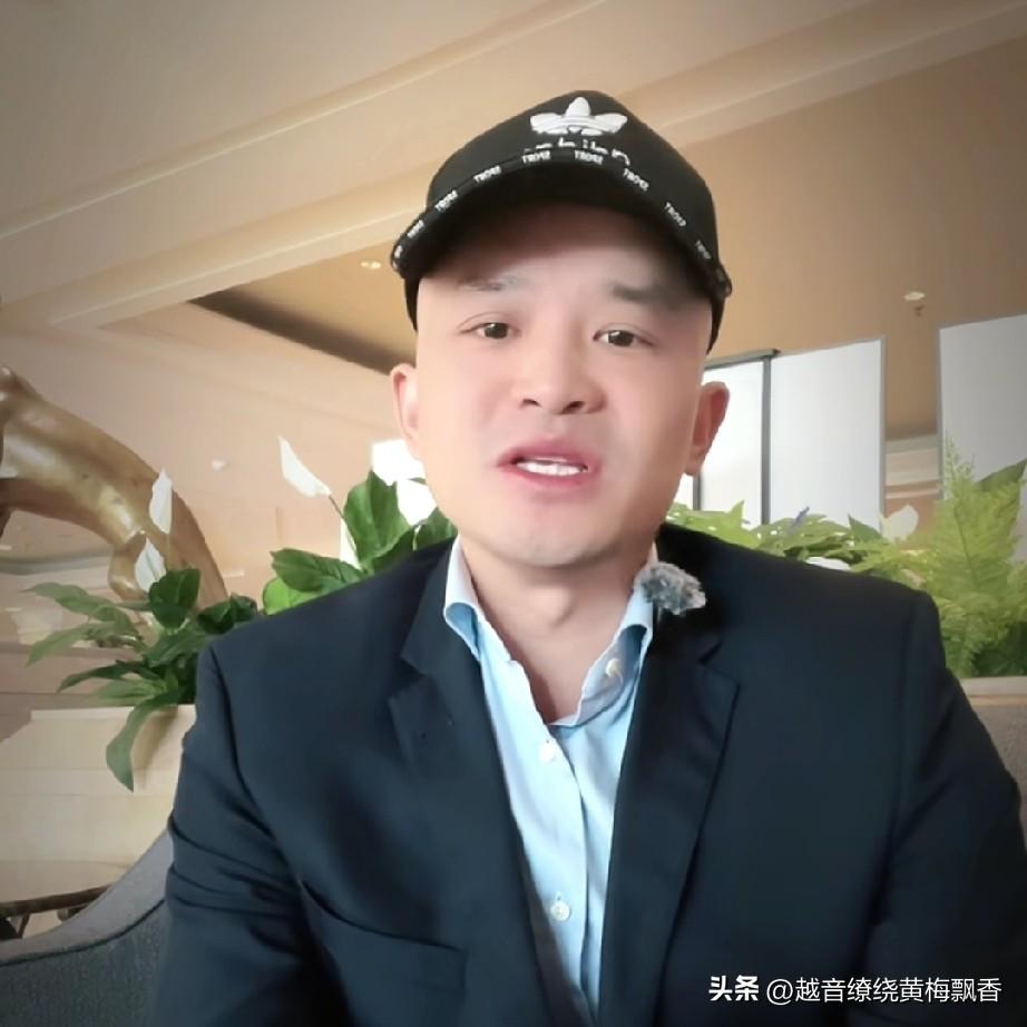 刘晓庆作为影视、话剧领域的表演艺术家，晚年摊上这样的非议，实在让人替她感到不值，