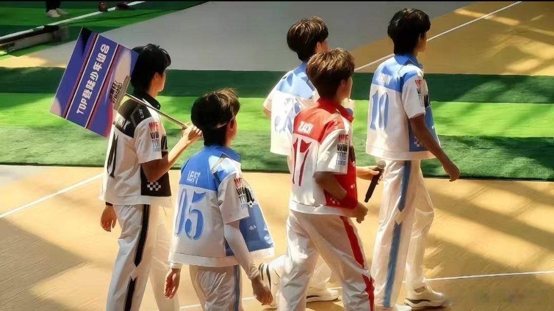top青岛演唱会疑似未过审补药带走五小登啊。。。 