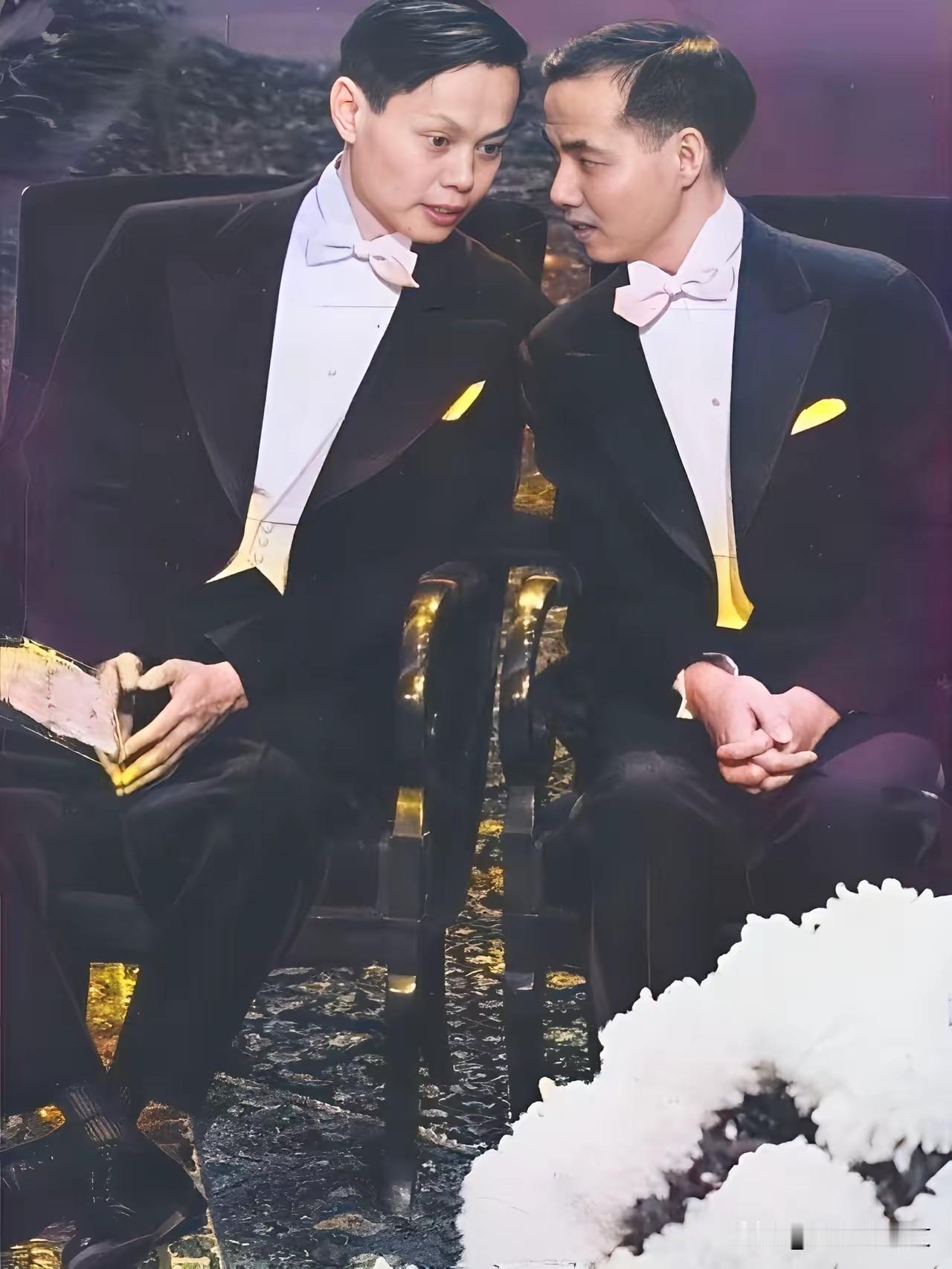 俄罗斯有一首小诗这样写道：
“一天很短，
短的来不及拥抱清晨，
就已经手握黄昏；