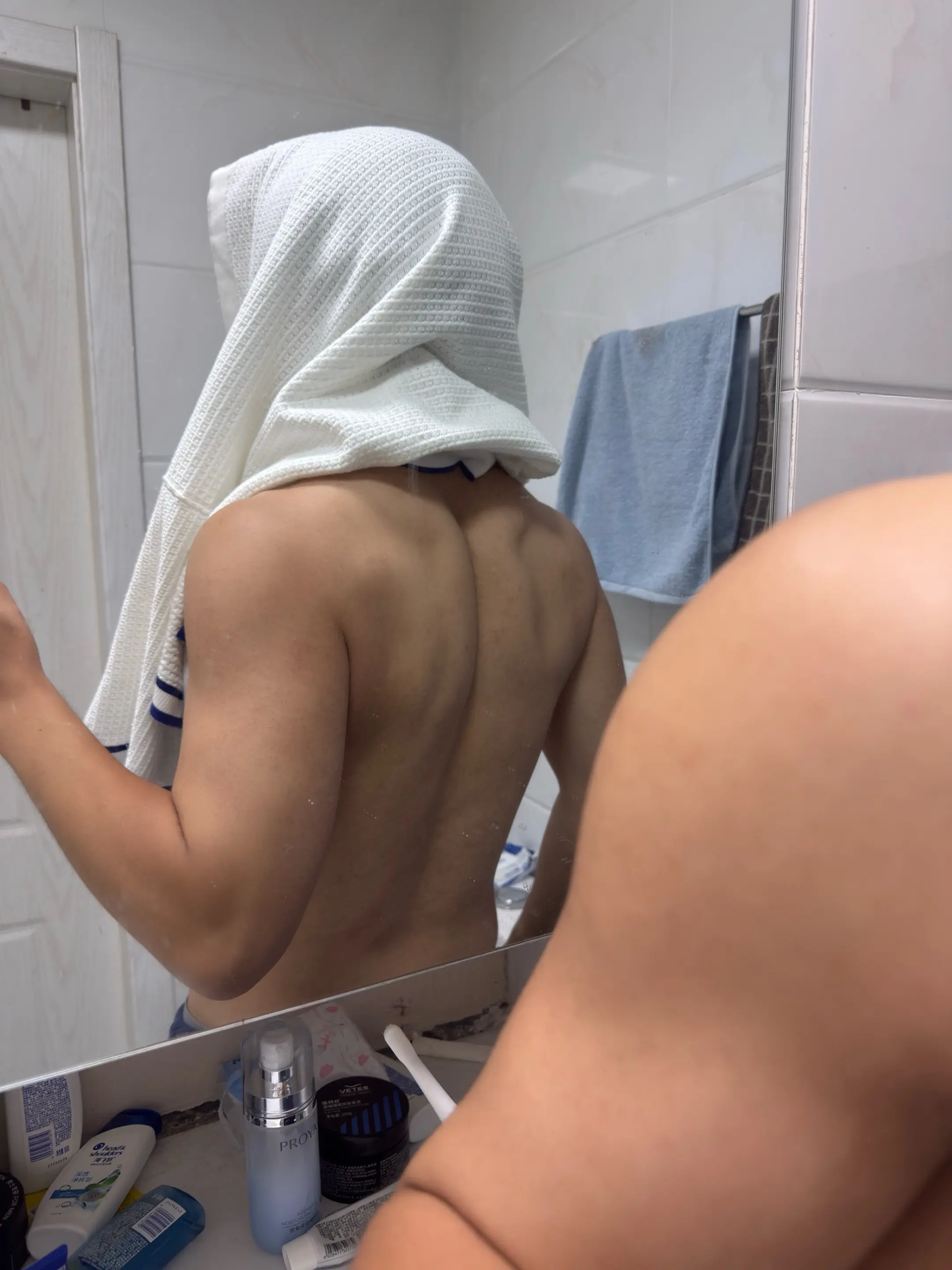 过两天我的增肌沐浴露到了 就没你事儿了。
