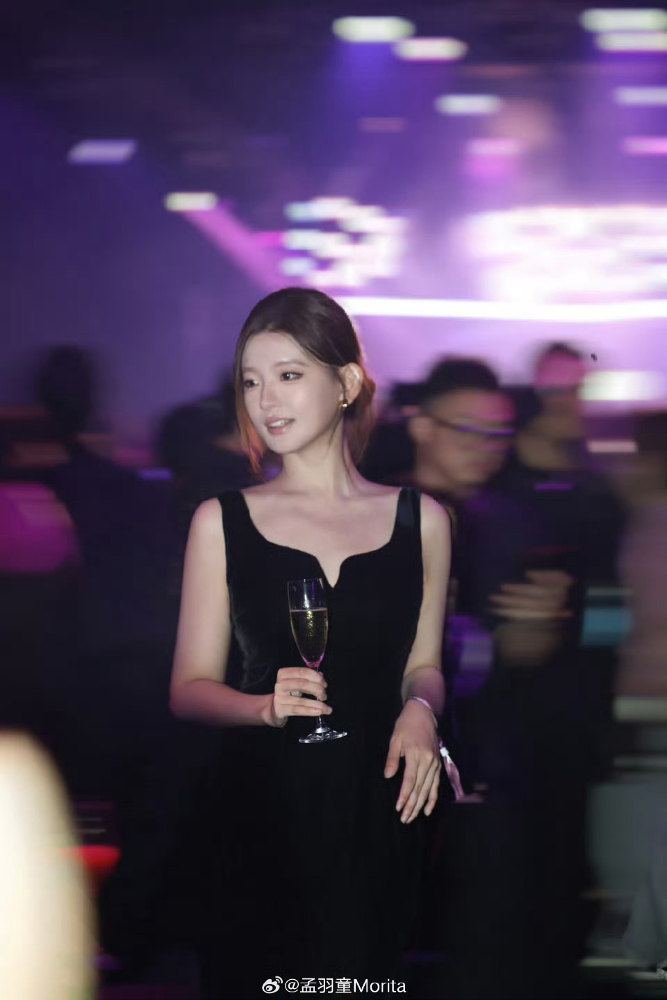 孟羽童自曝失恋一周无法工作初入职场金融季开播初入职场金融季孟羽童在节目中坦诚讲述