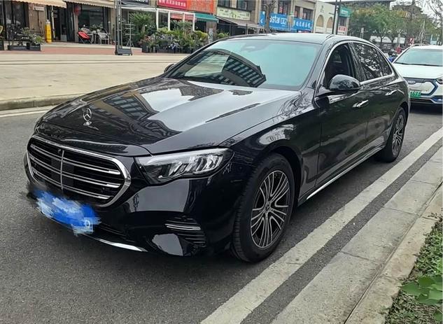 奔驰E级的保养逻辑很清晰：只认手册，拒绝“清洗”。官方采用A/B保交替，周期为1