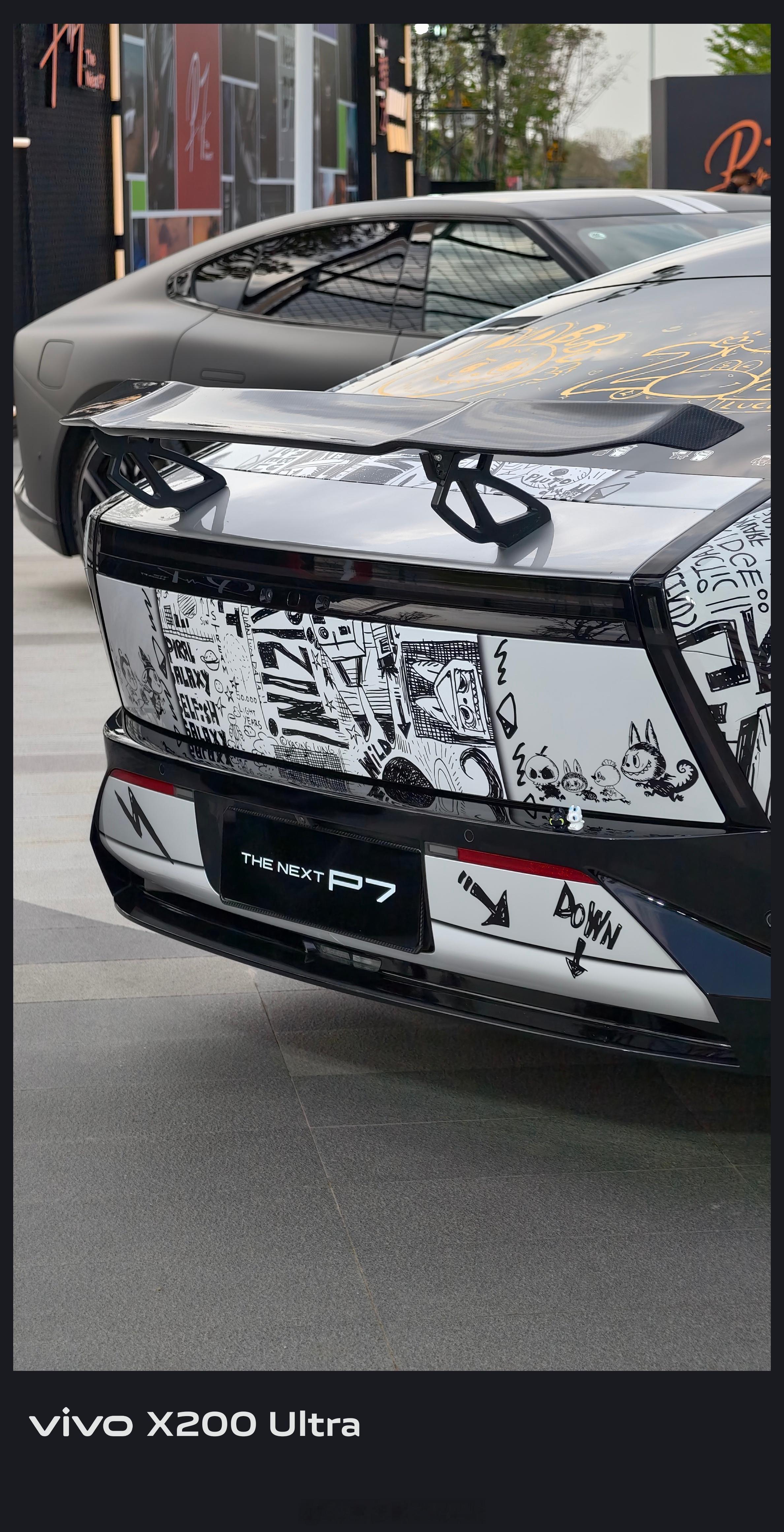 小鹏汽车你就说下小鹏P7可以多好看？今天小鹏科技园是不是都被P7包围了？各种各样