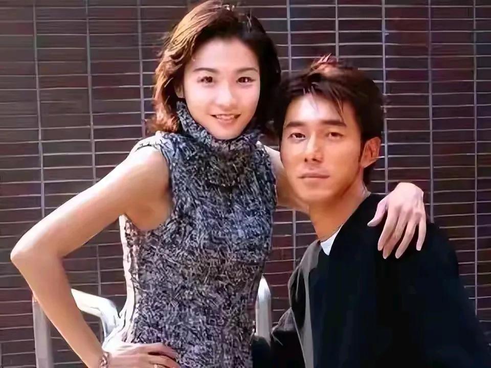 江祖平曾和李李仁谈过恋爱，那时帅哥美女的他们配一脸。爱情不是两人相配就能走得长远