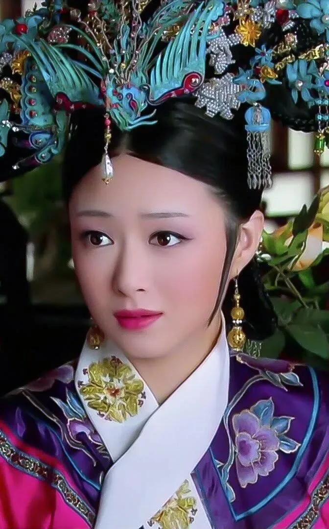 郑晓龙第一天拍《甄嬛传》，就把所有演员叫过来：“你们这里面，蒋欣演得最好，听听她