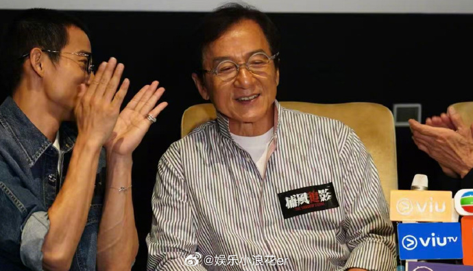 成龙说新片会找杨紫琼合作成龙有望回香港拍戏 据港媒，近日接受采访时谈多年没回中国