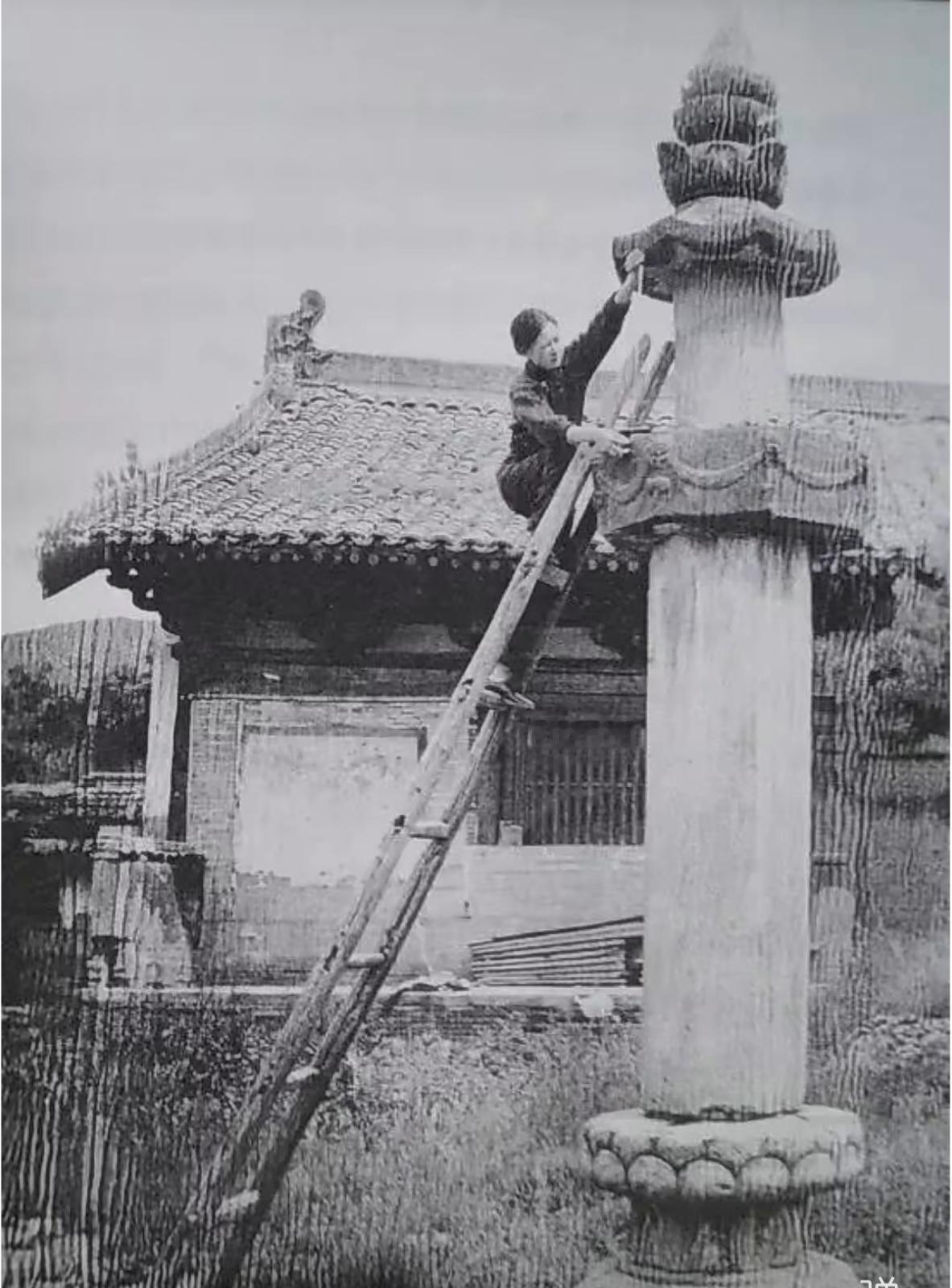这是林徽因在工作时的真实模样，都看看吧，她的一生，才情是表，风骨是里，家国是魂！