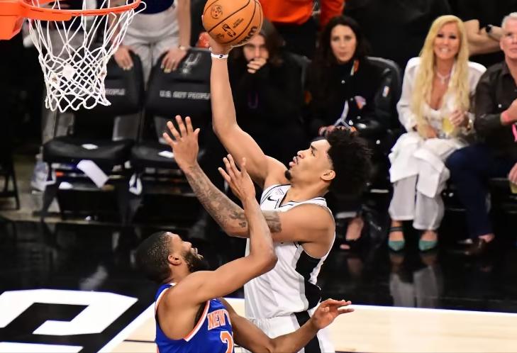 马刺快攻遇阻，哈珀临危受命成关键先生！

NBA总决赛战火正酣，马刺队赖以成名的