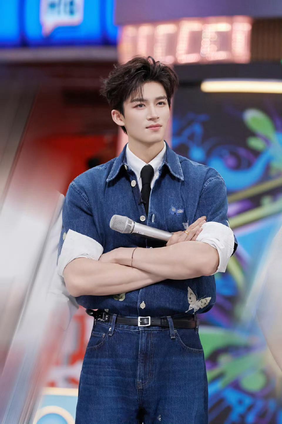 王星越小孩哥版魔童 支持这个王星越[点赞]湖南卫视连发15条王星越 ​​​