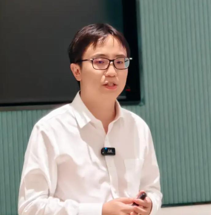 沈亦晨：准90后，物理超级学霸，麻省理工学院博士，师从诺贝尔物理学奖得主Fran