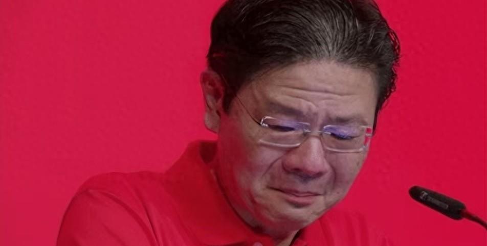 新加坡总理黄循财在2026年劳动节演讲中哽咽落泪，引发网友“活该，装的”的冷嘲。